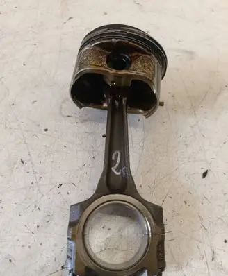 Citroen C5 Piston with connecting rod 