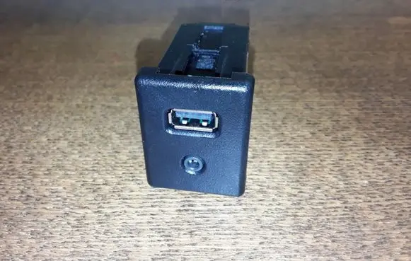 Opel Insignia A USB socket connector P20868798