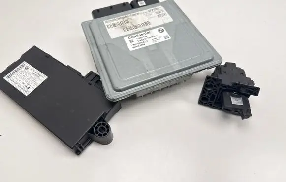 BMW 3 E90 E91 Engine ECU kit and lock set 7579142