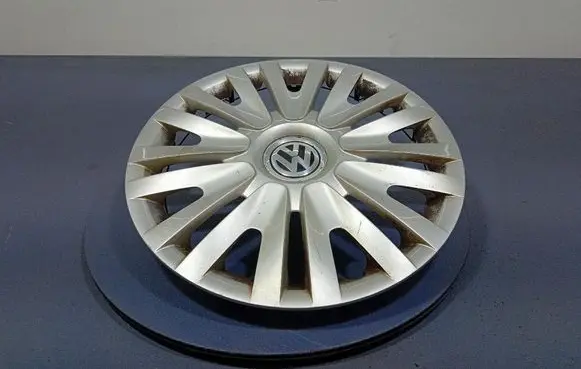 Volkswagen PASSAT B5 R17 wheel hub/cap/trim 5K0601147