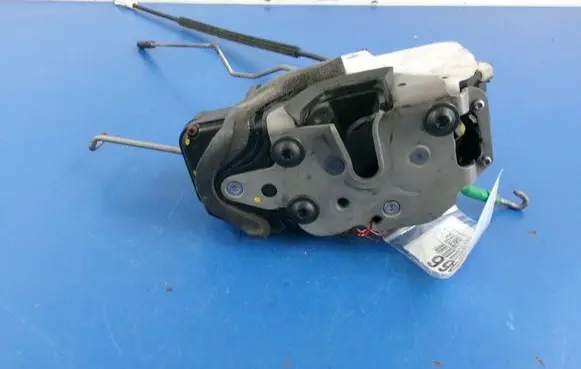 Opel Astra J Front door lock