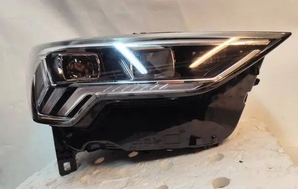 Audi Q3 F3 Headlight/headlamp 83A941774