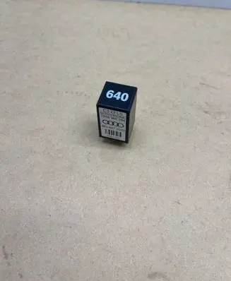 Audi A4 S4 B7 8E 8H Other relay 8E0907307D 7038900294 5WK11551