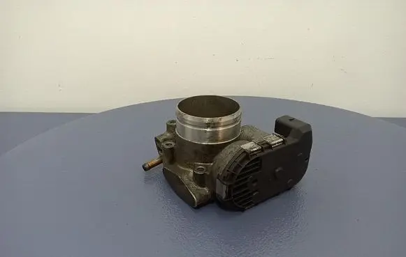 Audi A4 S4 B6 8E 8H Throttle body valve 06B133062H