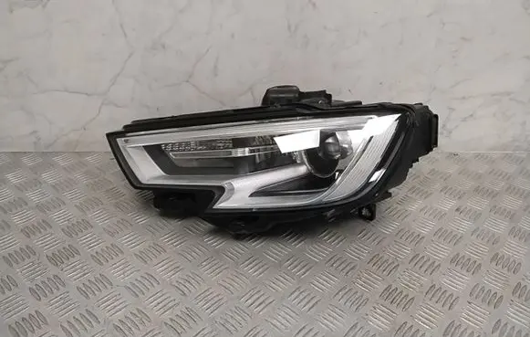 Audi A3 S3 8V Headlight/headlamp 8V0941043E