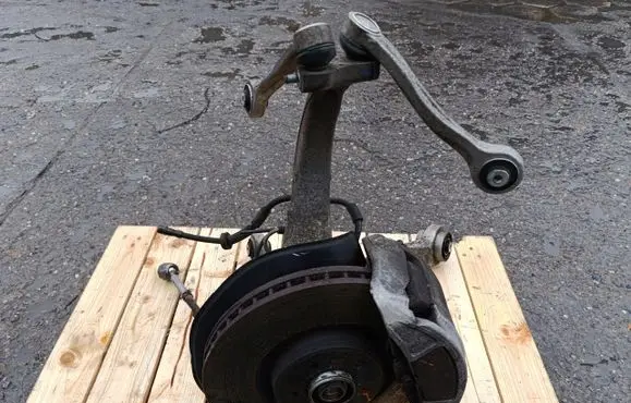 Audi A8 S8 D4 4H Front wheel hub spindle knuckle