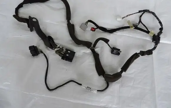 Ford Focus Front door wiring loom BV6T-14A584-CDE