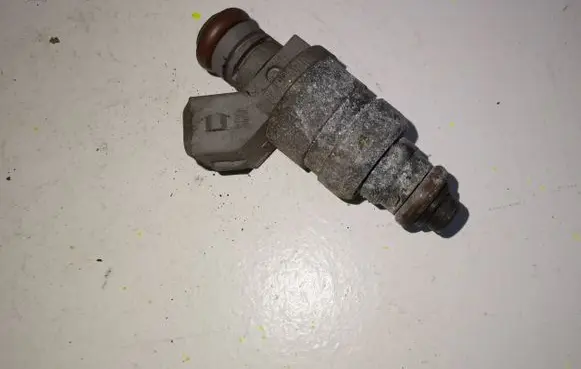 Audi A3 S3 8L Fuel injector 06A906031A