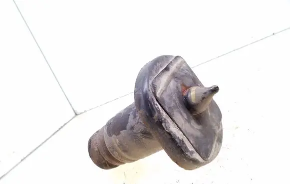 Volvo XC70 Front shock absorber mounting bracket 