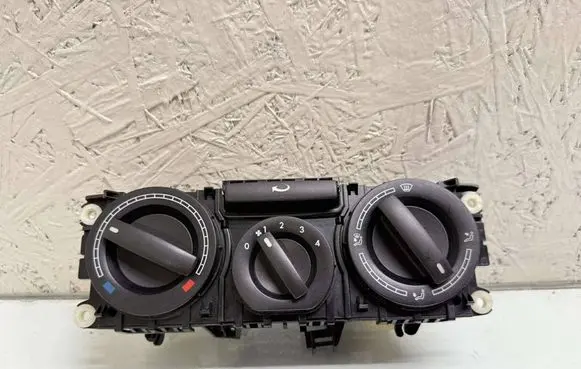 Volkswagen Transporter - Caravelle T6 Climate control unit 69747020