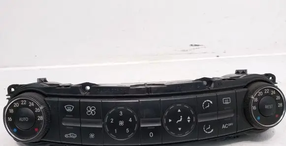 Mercedes-Benz E W211 Climate control unit 2118300190