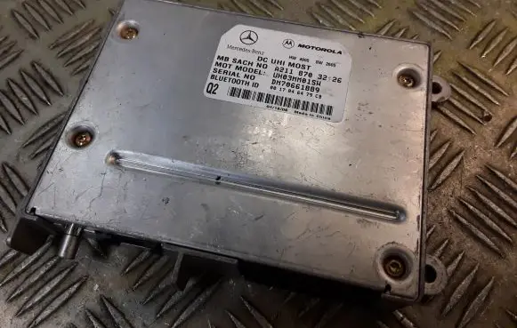 Mercedes-Benz E W211 Bluetooth control unit module 2118703226 A2118703226