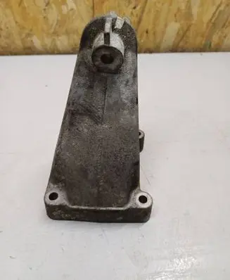 Mercedes-Benz C W203 Engine mounting bracket A2712230804