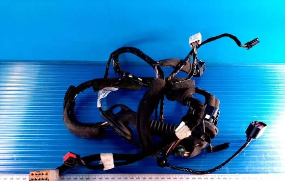 Ford Focus Front door wiring loom BV6T14A584