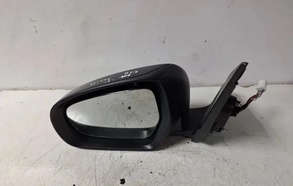 Suzuki Vitara (LY) Front door electric wing mirror 