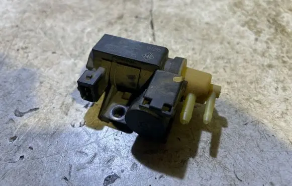 Nissan Qashqai Turbo solenoid valve 8200790180 70181405