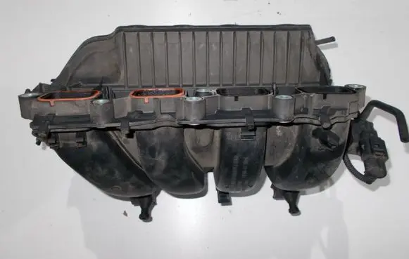 Volkswagen Golf V Intake manifold 03C129709F 03C129711F