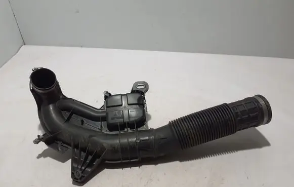 Renault Trafic III (X82) Air intake duct part 165756662R