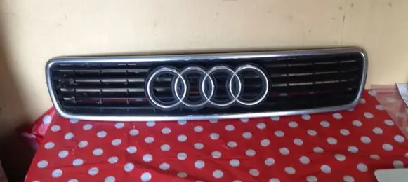 Audi A4 S4 B5 8D Front grill