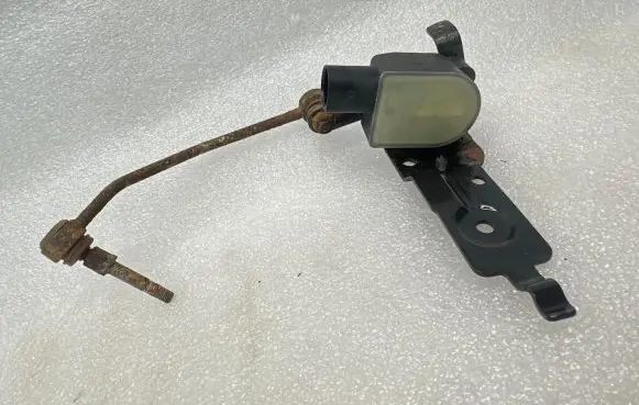 Audi A6 S6 C6 4F Headlight/headlamp level sensor 1T0907503