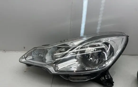 Citroen DS3 Headlight/headlamp 96770382800