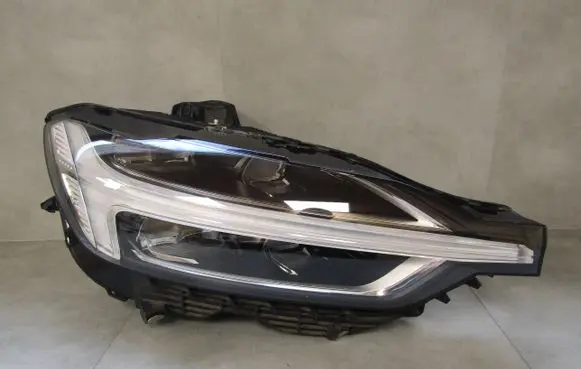 Volvo XC60 Headlight/headlamp 31656555