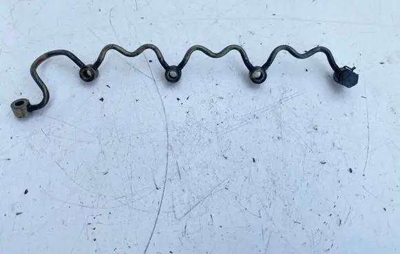 Toyota Avensis T250 Fuel return line/hose 