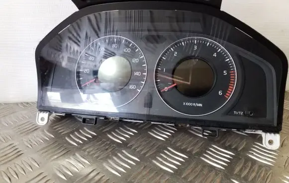 Volvo XC60 Speedometer (instrument cluster) 31270905AA 69399290U