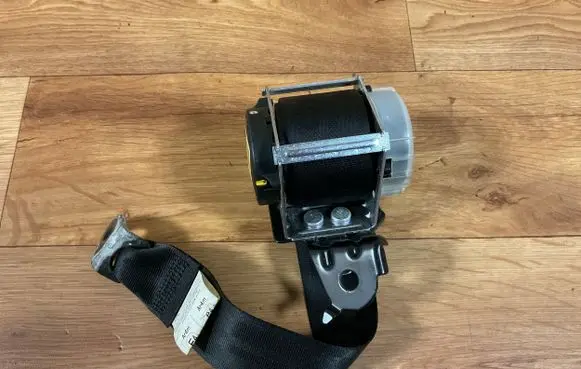 Mazda 3 I Rear seatbelt 602461400 DATEYYVMM00