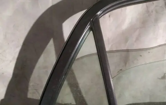 Toyota Auris 150 Rear vent window glass as2