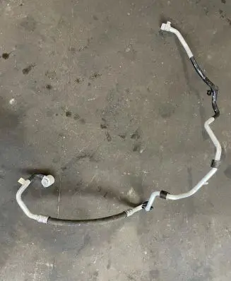 Audi Q3 8U Air conditioning (A/C) pipe/hose 8U0816743J