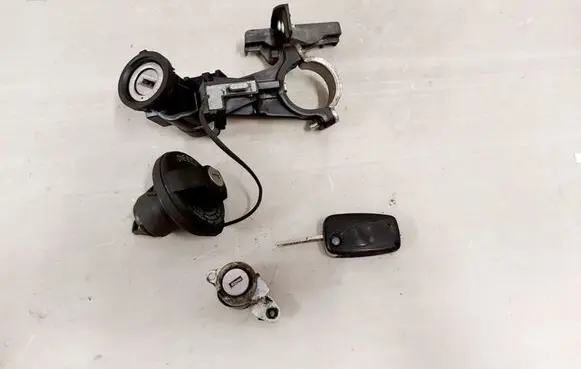 Fiat Fiorino Ignition lock 518741370B