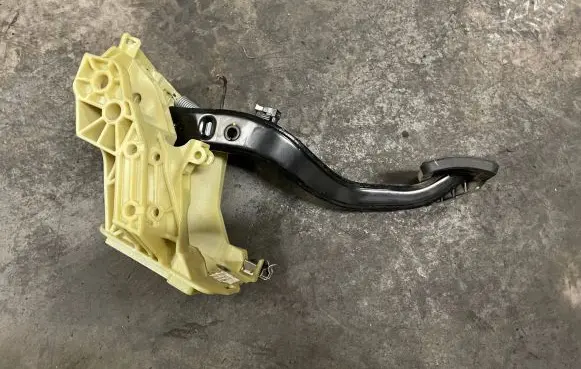 BMW 5 E60 E61 Brake pedal 6769221