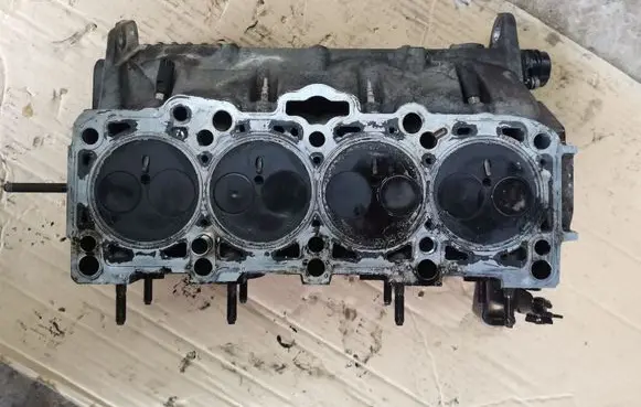 Volkswagen Golf V Engine head 