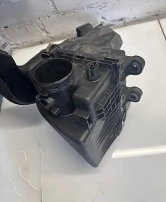 Mazda CX-5 Air filter box SH01133AX