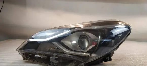 Toyota Yaris Headlight/headlamp