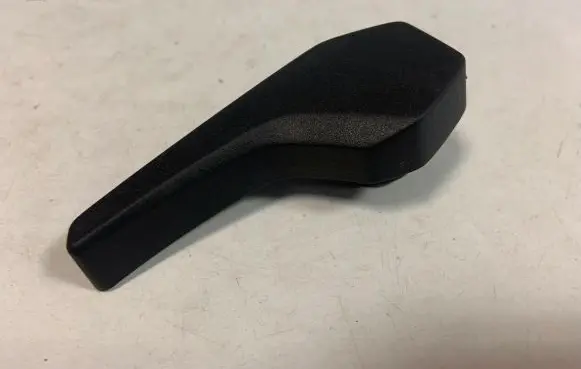 Audi Q7 4M Engine bonnet (hood) release handle 4M0823661C 4M0823661