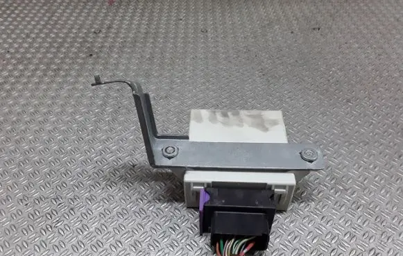 Toyota Avensis T250 Window wiper relay 8594005020