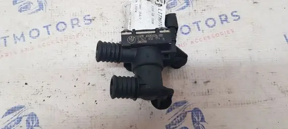 BMW 5 E60 E61 Coolant heater control valve 6920226 64116920226