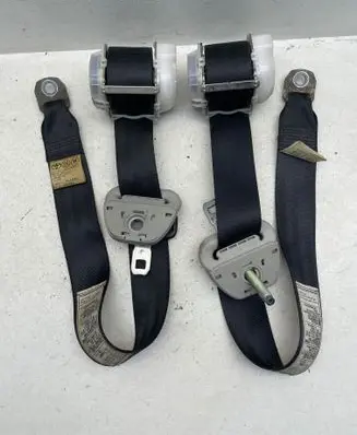 Toyota Corolla Verso AR10 Rear seatbelt 7L2540 097823