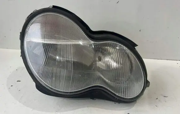 Mercedes-Benz C W203 Headlight/headlamp 2038200261