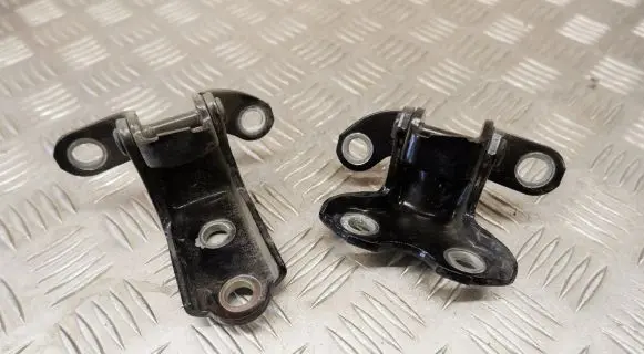 Rear door hinge set