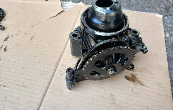 Skoda Fabia Mk2 (5J) Oil pump 03D115105G