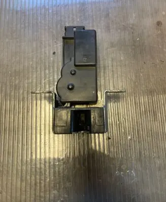 Chevrolet Captiva Tailgate window lock/catch/latch 