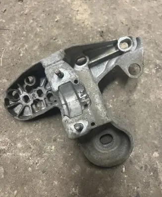 Audi A6 S6 C5 4B Engine mounting bracket 4B0199351