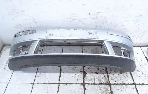 Volkswagen Golf Plus Front bumper 5M0807217E 5M0805903