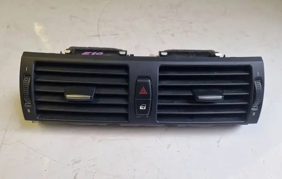BMW X5M E70 Dash center air vent grill 9210705 9220101