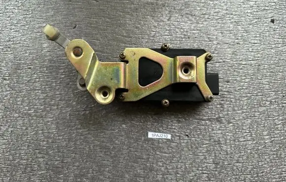 Mitsubishi Pajero Central locking motor MB422957