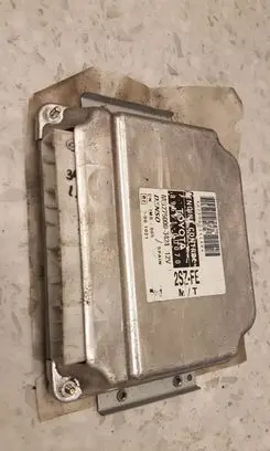Toyota Yaris Engine control unit/module 896610D070 MB2750003424