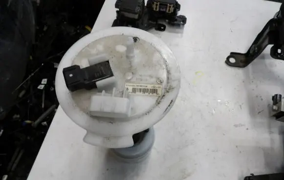 Renault Captur II In-tank fuel pump 170114375R
